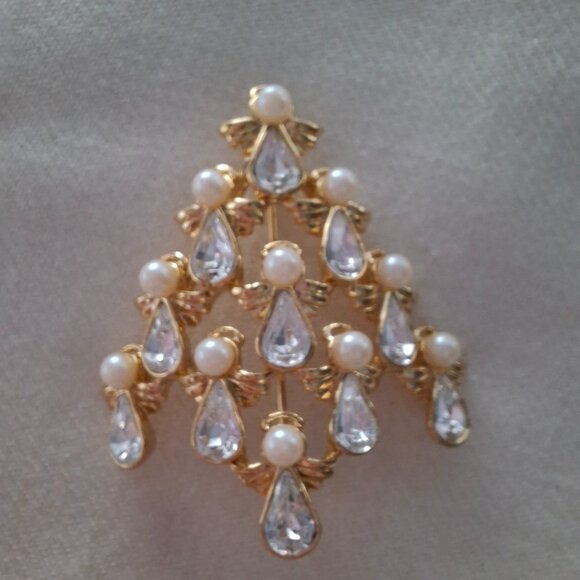 Avon Jewelry - Vintage NWT NIB Avon angel tree pin